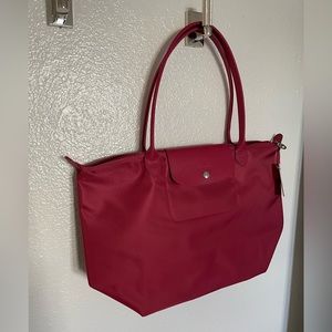 Longchamp Le Pliage medium bag. New with tags